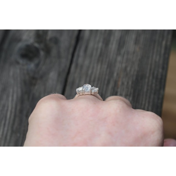 Alternative Engagement Ring Raw Stone Ring Rough Uncut Diamond Ring Mode… - Picture 4 of 5
